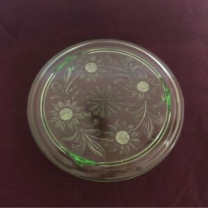 Jeanette Sunflower Green Depression/Uranium Glass  Cake Plate 10" Footed Vintage